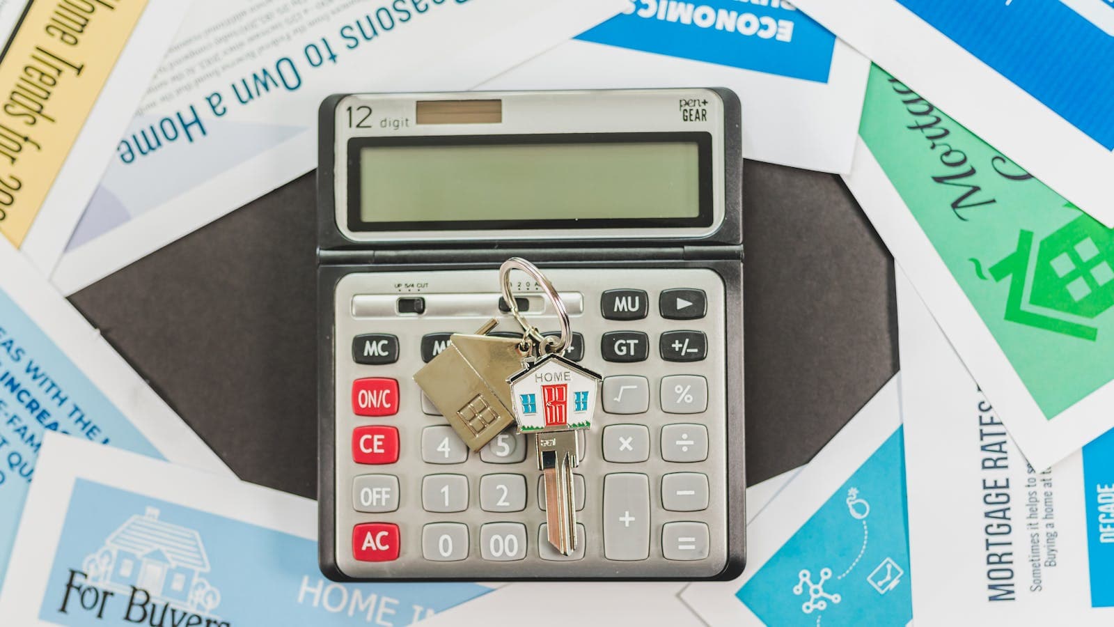 Florida home with a for sale sign representing homeowner options during the 2026 foreclosure rise compared to 2008