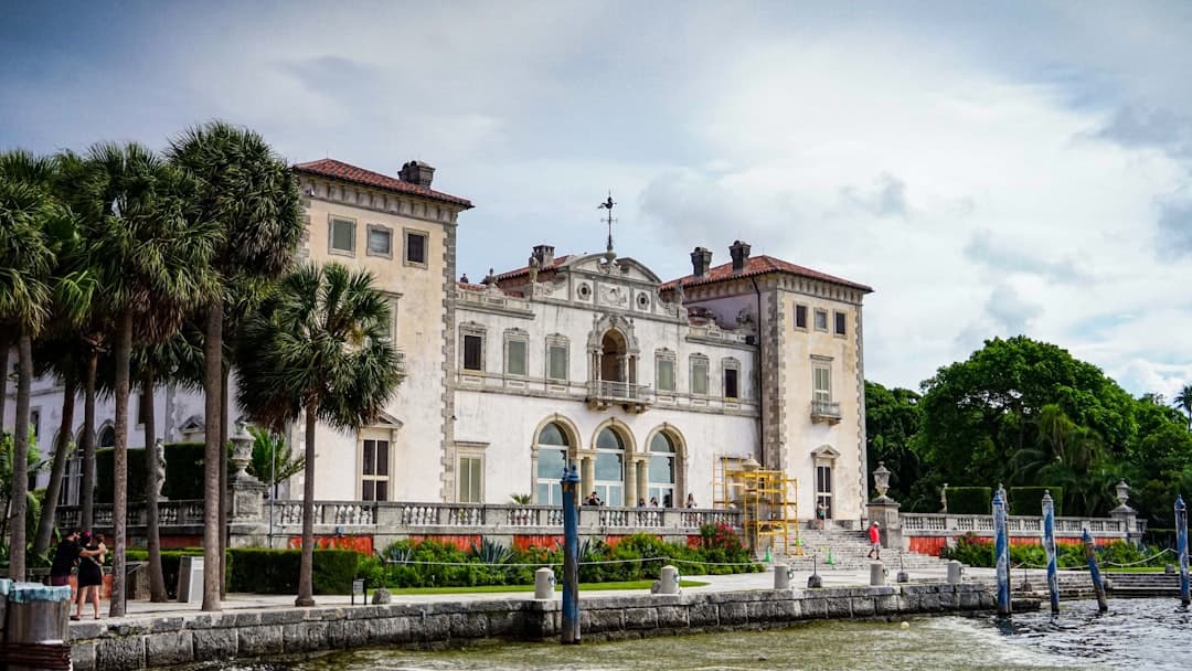 Calendar and gavel representing Florida foreclosure timeline deadlines